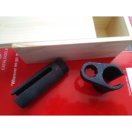 LLAVES SONDA LAMBDA 22 MM. CORTA Y LARGA EN ESTUCHE DE MADERA